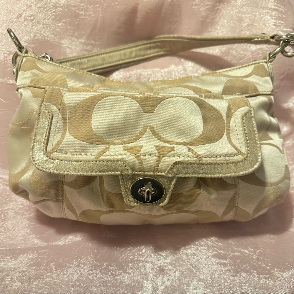 Coach vintage small champagne poppy bag